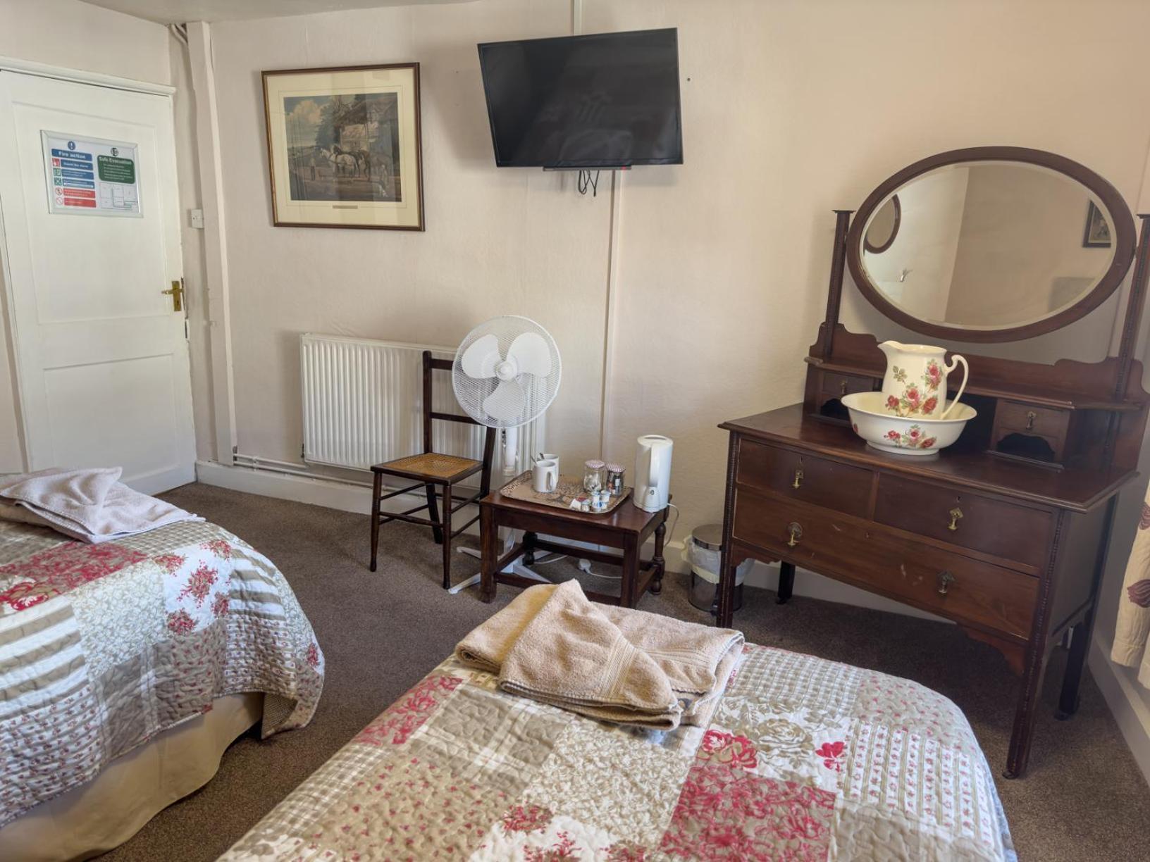 The Vintage * Wellington (Somerset)
